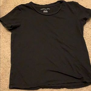 AE cropped black tee